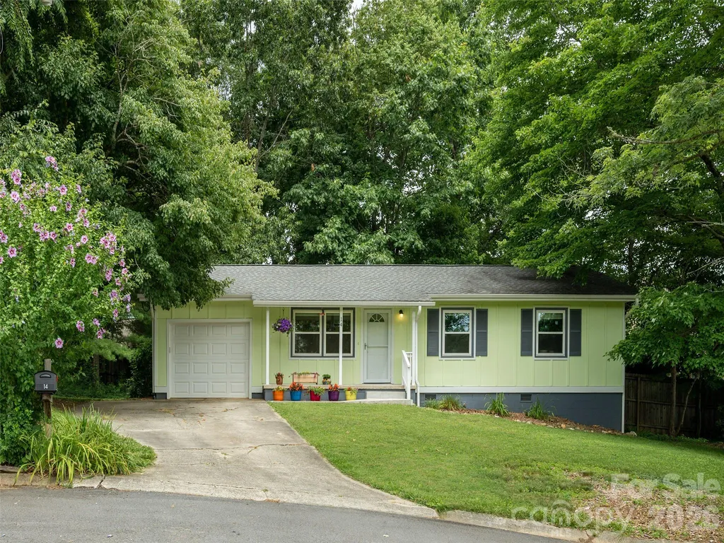 14 Fox Run Place Fairview NC 28730