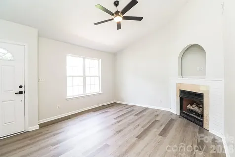 4135 Canyon Creek Lane Charlotte NC 28216