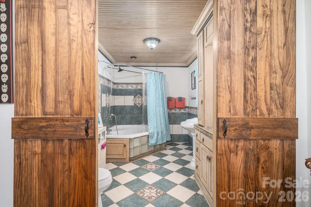 1387 George Brown Road Crouse NC 28033