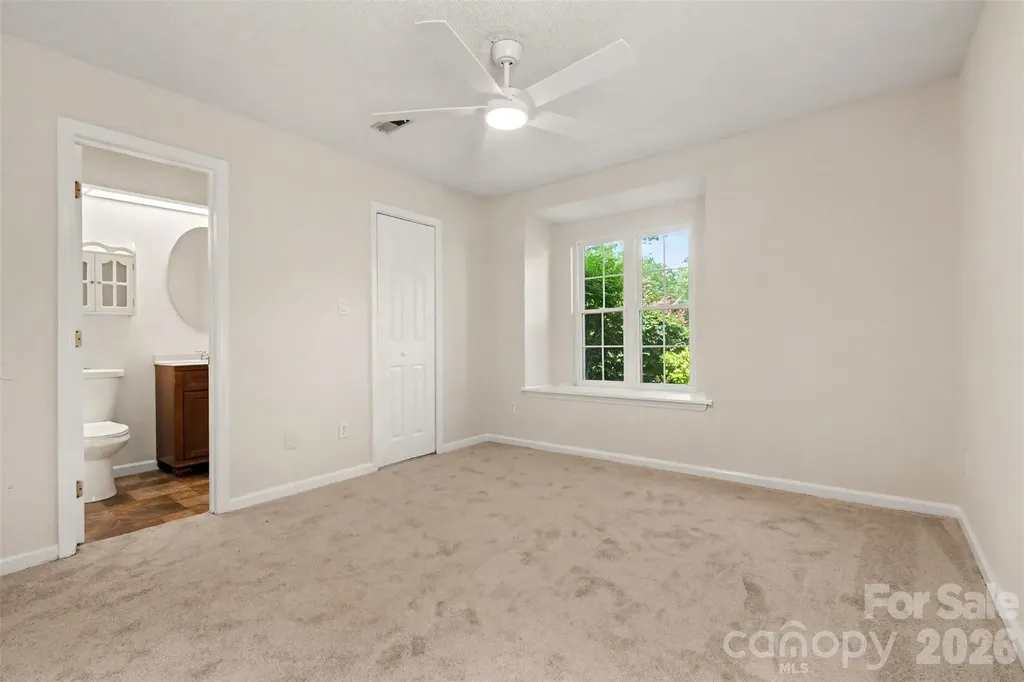 9478 S Vicksburg Park Court Charlotte NC 28210