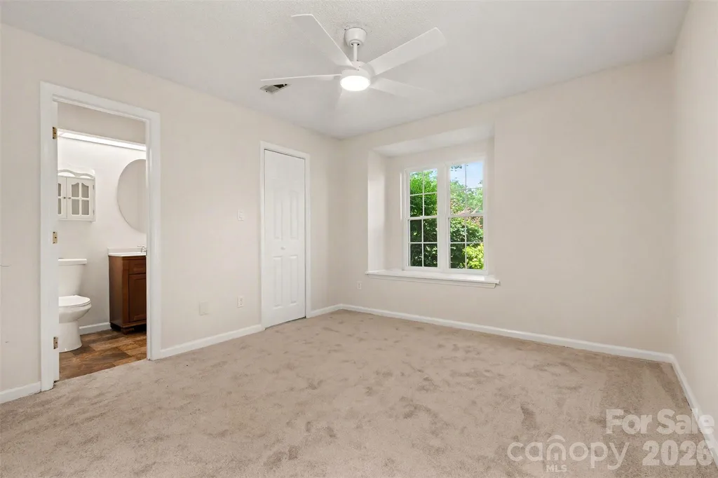 9478 S Vicksburg Park Court Charlotte NC 28210