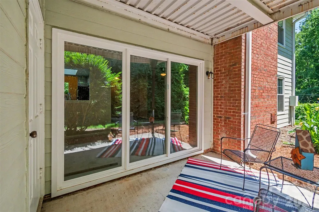 9478 S Vicksburg Park Court Charlotte NC 28210
