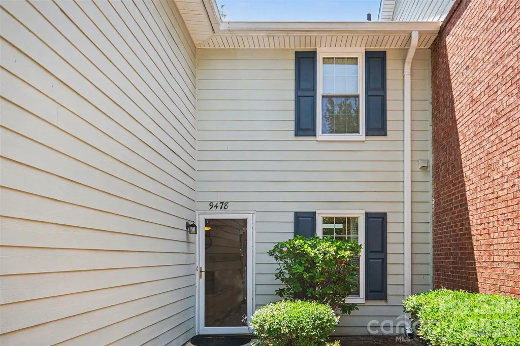 9478 S Vicksburg Park Court Charlotte NC 28210