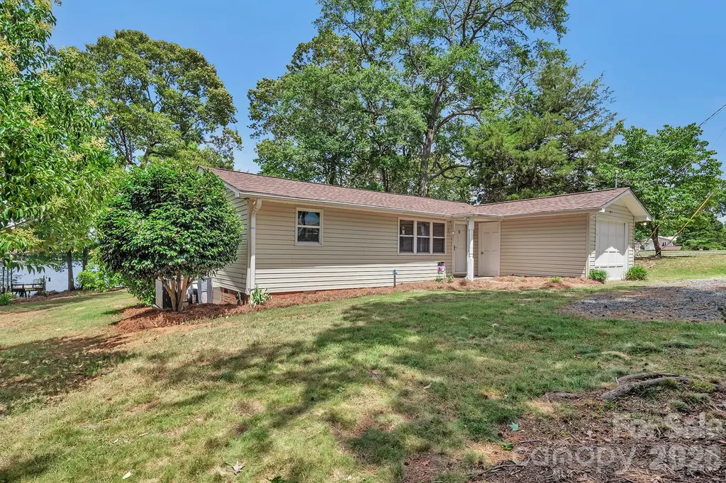 49294 Wood Land Drive Norwood NC 28128