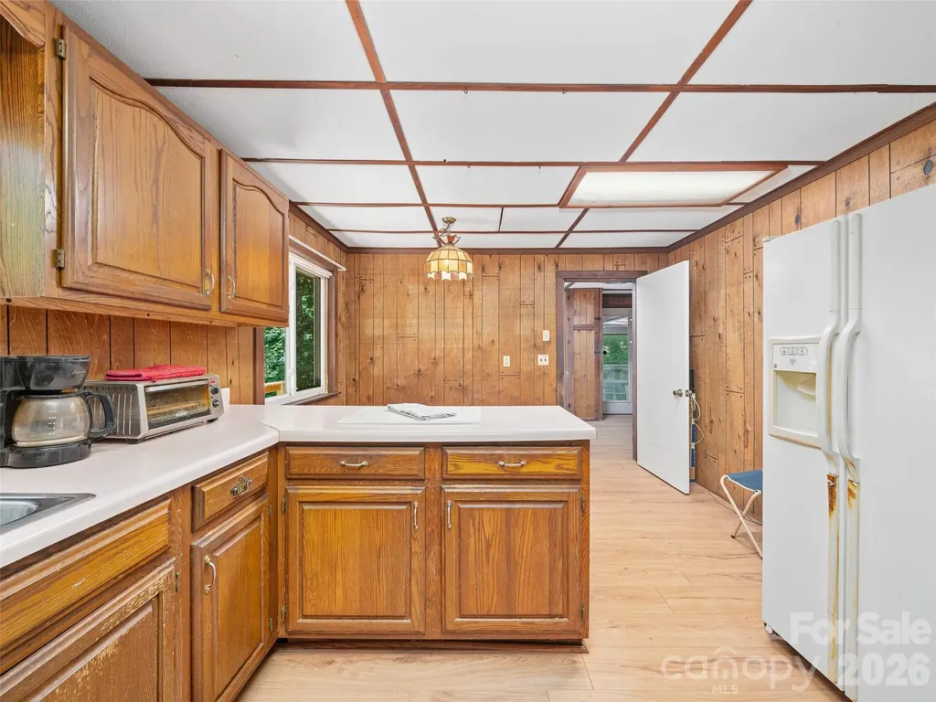 552 N Fork Road Burnsville NC 28714