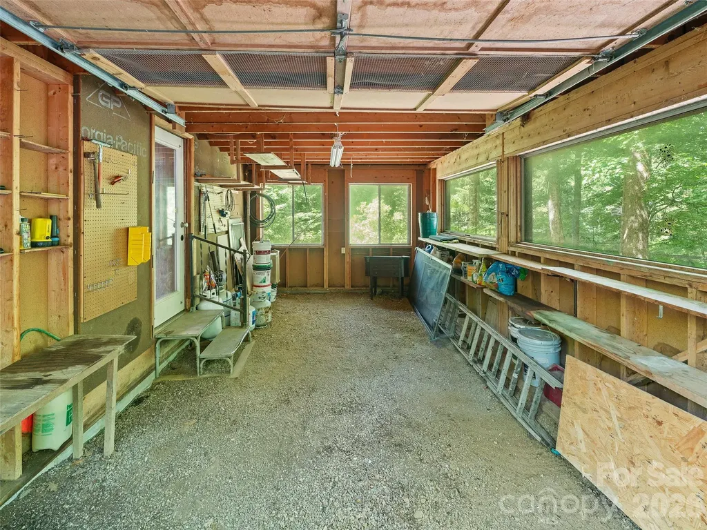 552 N Fork Road Burnsville NC 28714