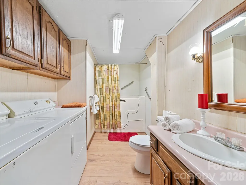 552 N Fork Road Burnsville NC 28714