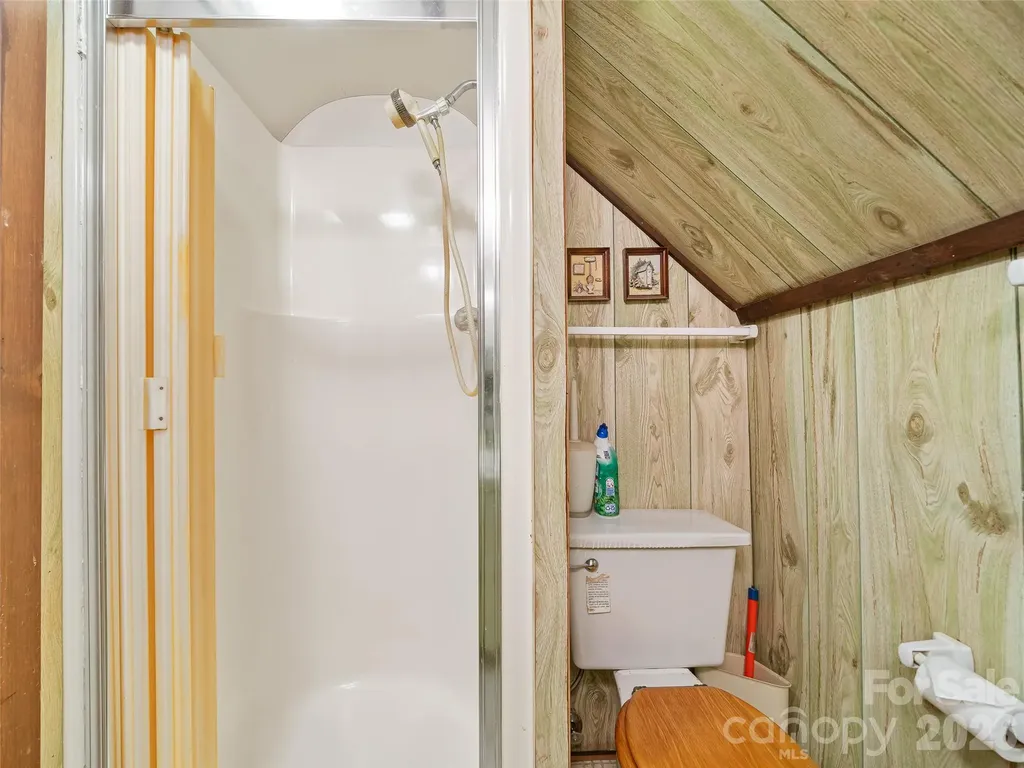 552 N Fork Road Burnsville NC 28714
