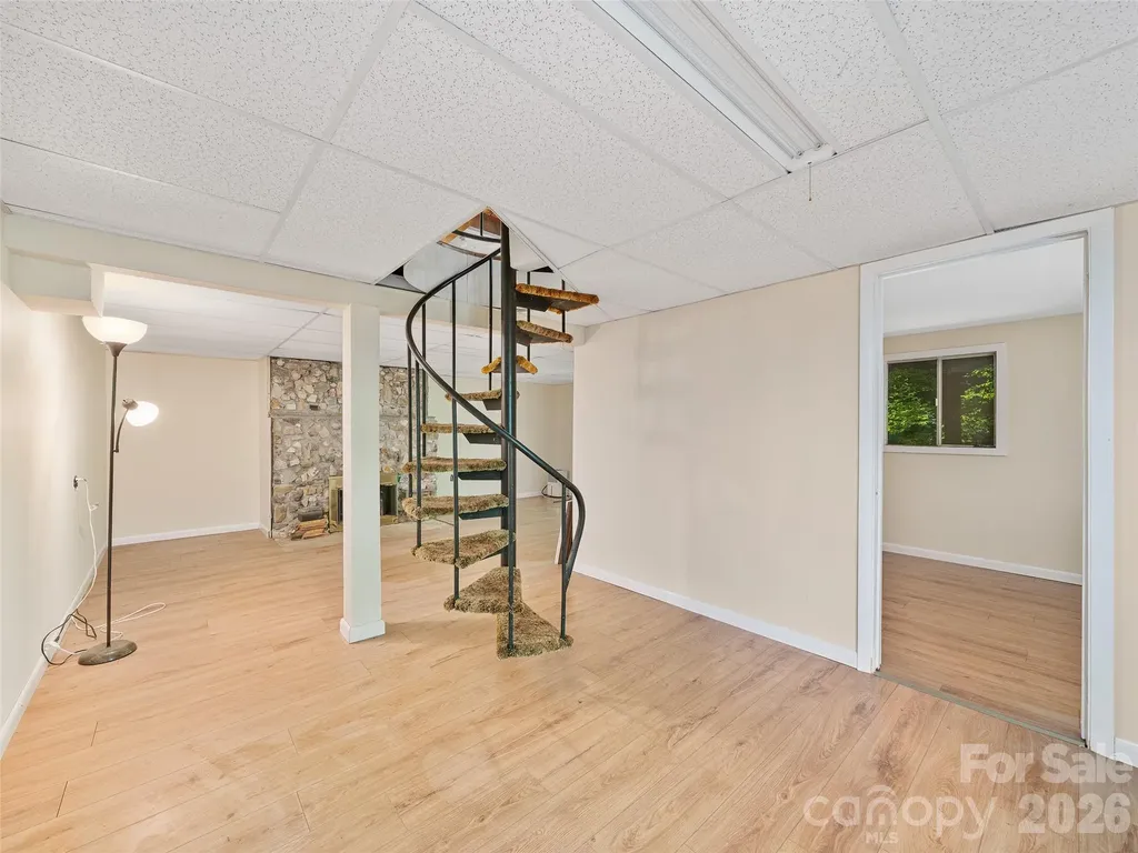 552 N Fork Road Burnsville NC 28714