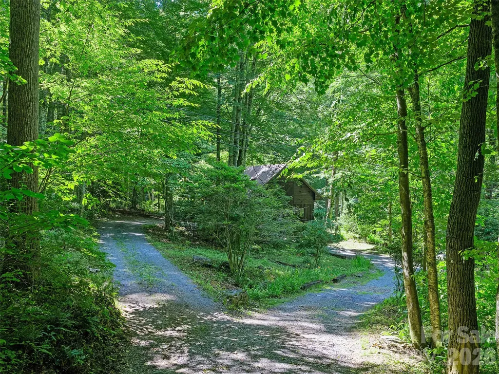 552 N Fork Road Burnsville NC 28714