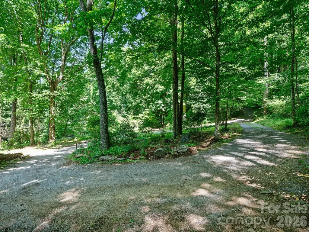 552 N Fork Road Burnsville NC 28714