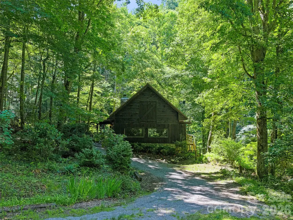 552 N Fork Road Burnsville NC 28714
