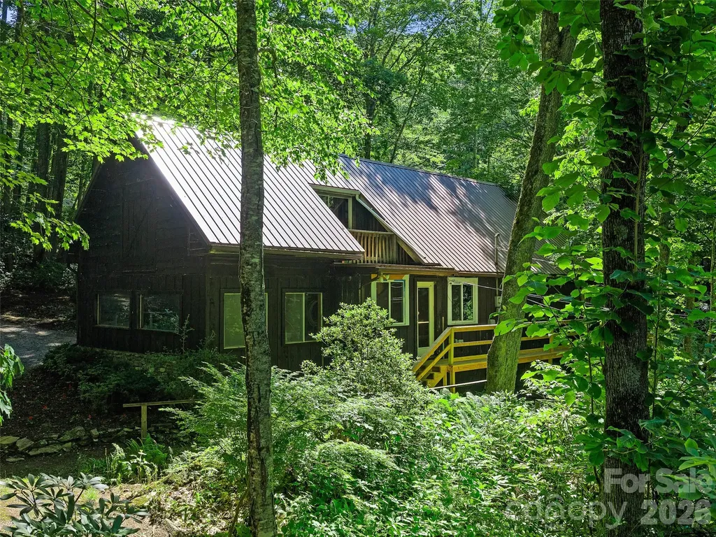 552 N Fork Road Burnsville NC 28714