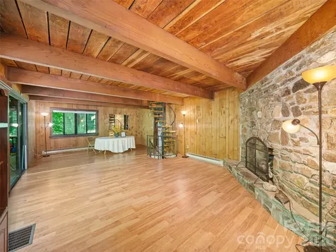 552 N Fork Road Burnsville NC 28714