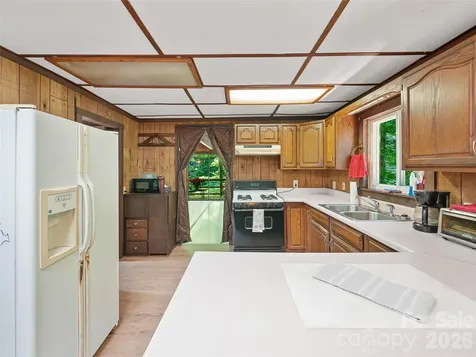 552 N Fork Road Burnsville NC 28714