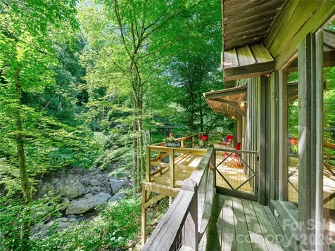 552 N Fork Road Burnsville NC 28714