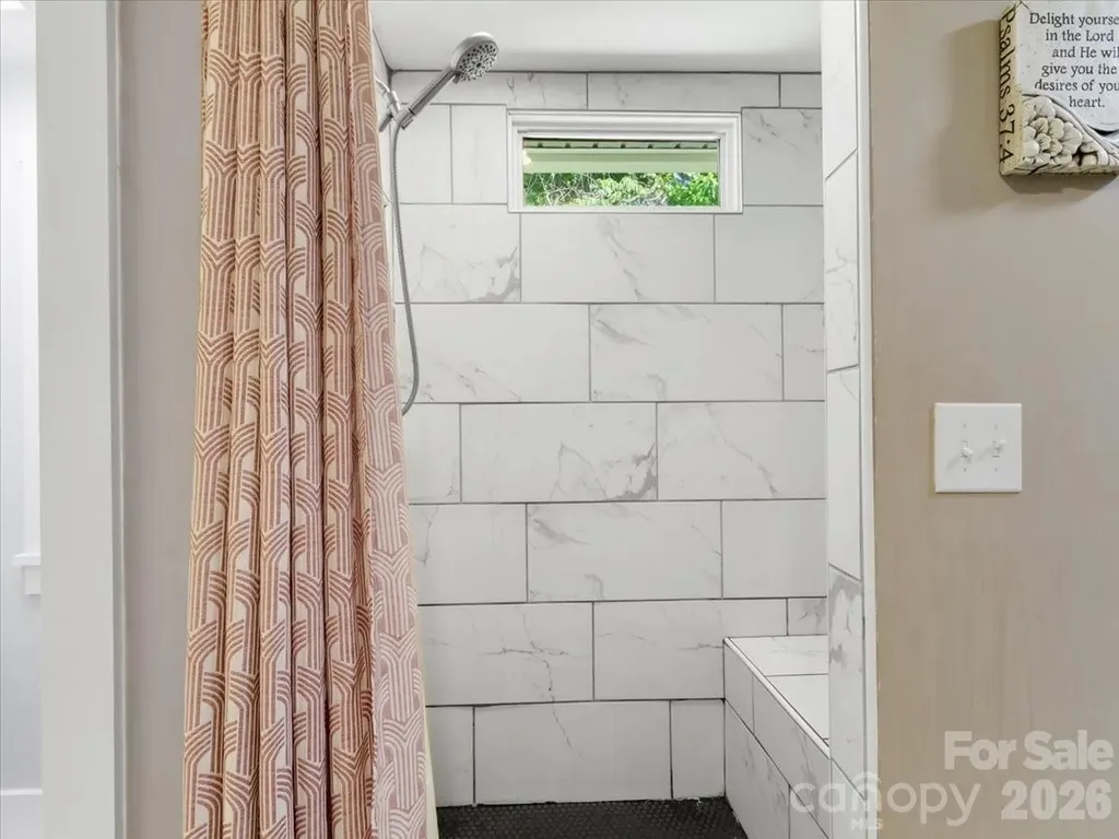 2 Ray Road Weaverville NC 28787