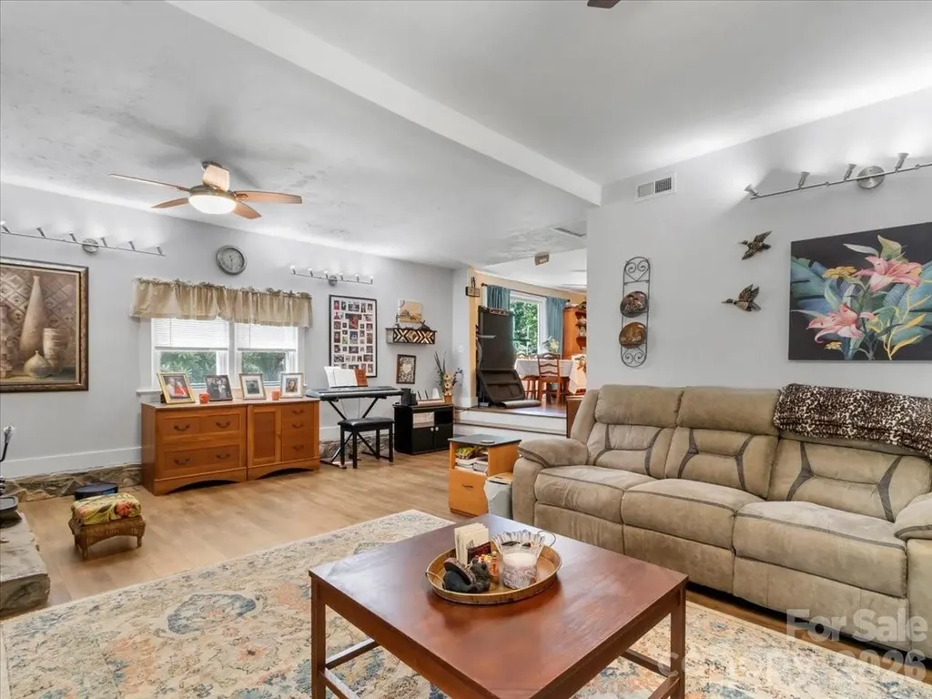 2 Ray Road Weaverville NC 28787