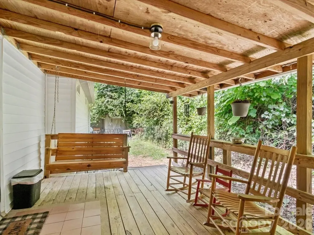 2 Ray Road Weaverville NC 28787