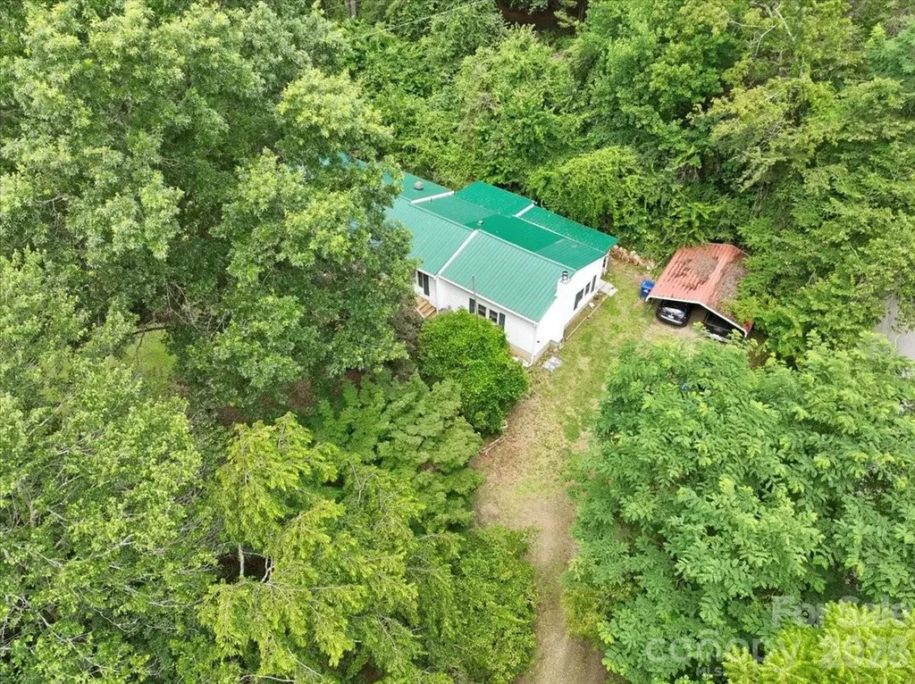 2 Ray Road Weaverville NC 28787