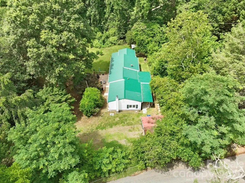 2 Ray Road Weaverville NC 28787