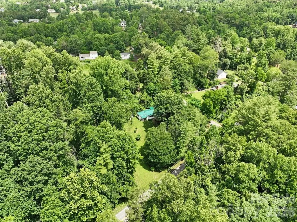 2 Ray Road Weaverville NC 28787