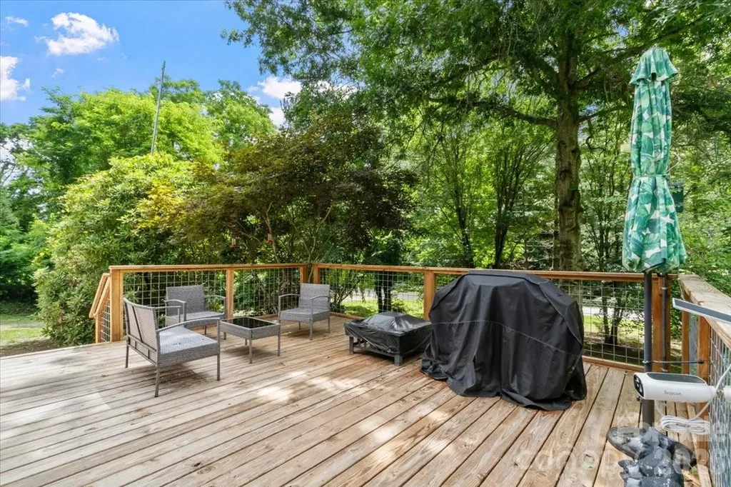 2 Ray Road Weaverville NC 28787