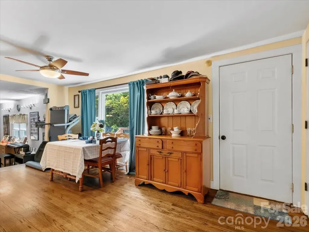 2 Ray Road Weaverville NC 28787
