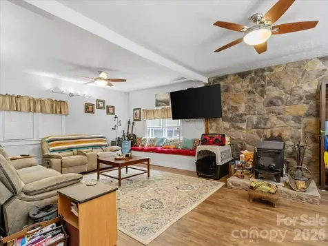 2 Ray Road Weaverville NC 28787