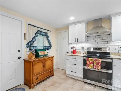 2 Ray Road Weaverville NC 28787
