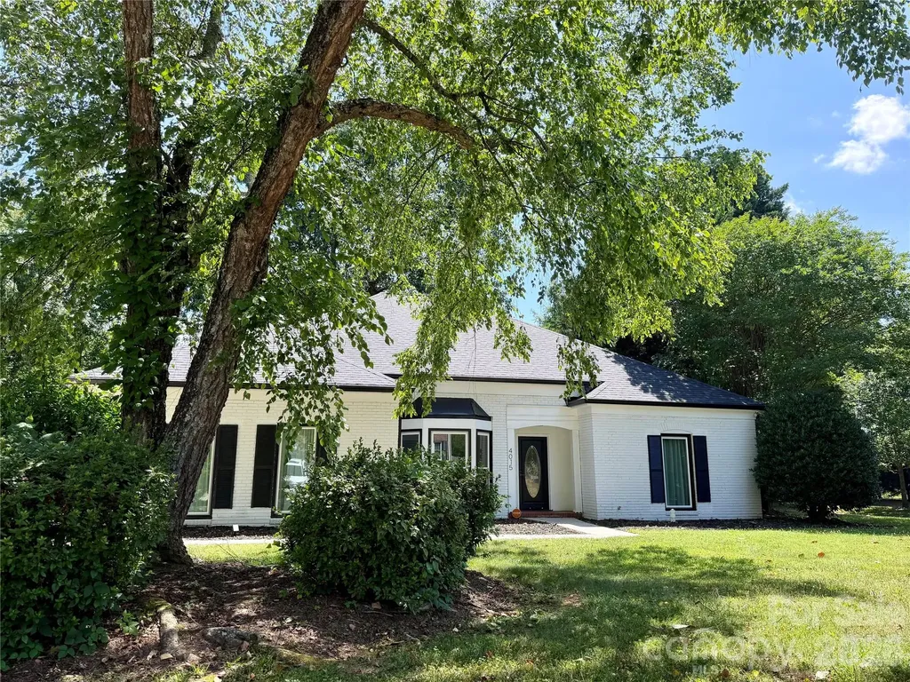 4015 Thistledown Court Charlotte NC 28269
