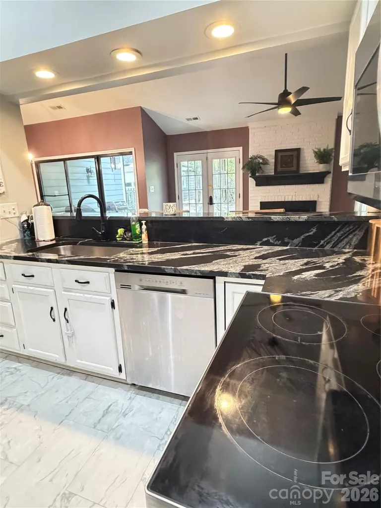 4015 Thistledown Court Charlotte NC 28269
