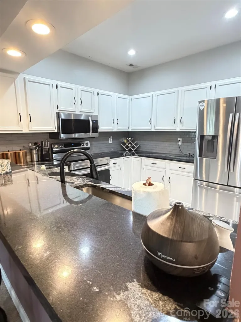4015 Thistledown Court Charlotte NC 28269