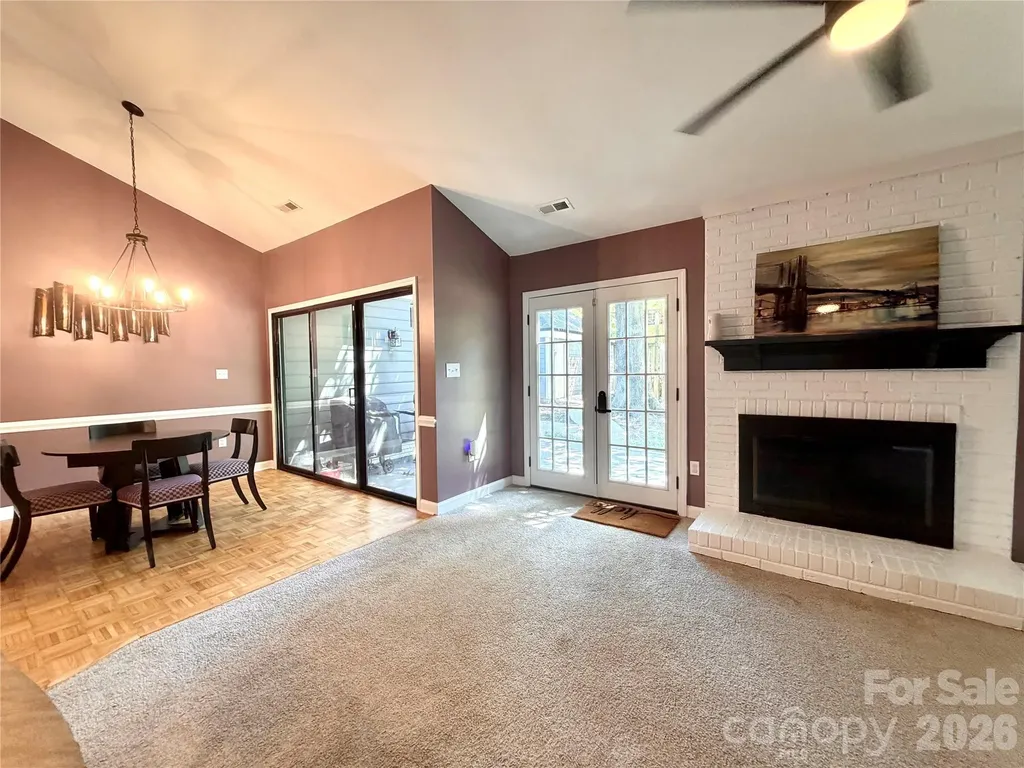 4015 Thistledown Court Charlotte NC 28269