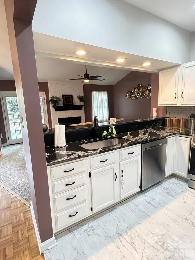 4015 Thistledown Court Charlotte NC 28269