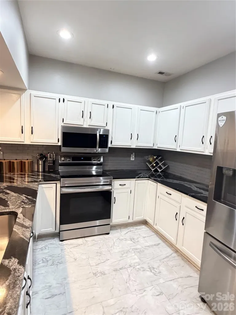 4015 Thistledown Court Charlotte NC 28269