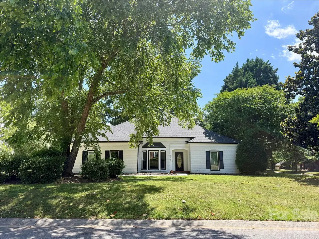 4015 Thistledown Court Charlotte NC 28269