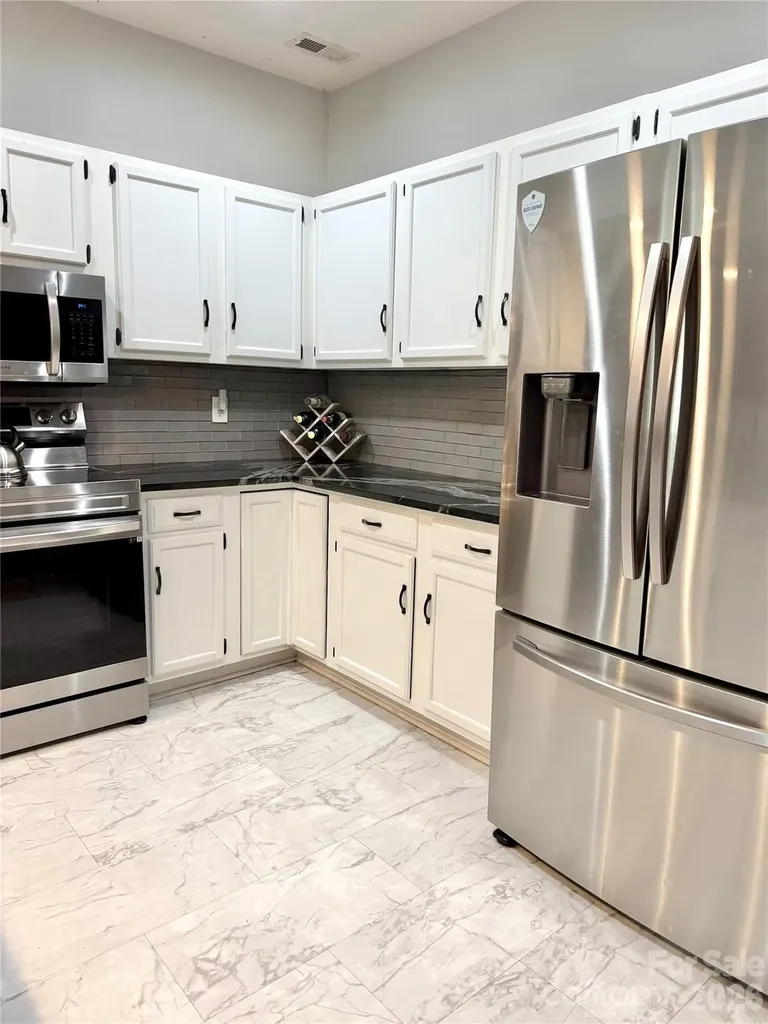 4015 Thistledown Court Charlotte NC 28269