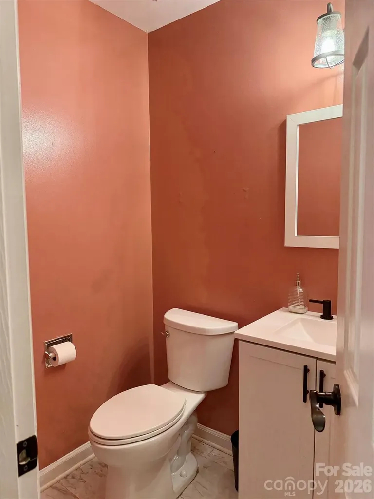 4015 Thistledown Court Charlotte NC 28269