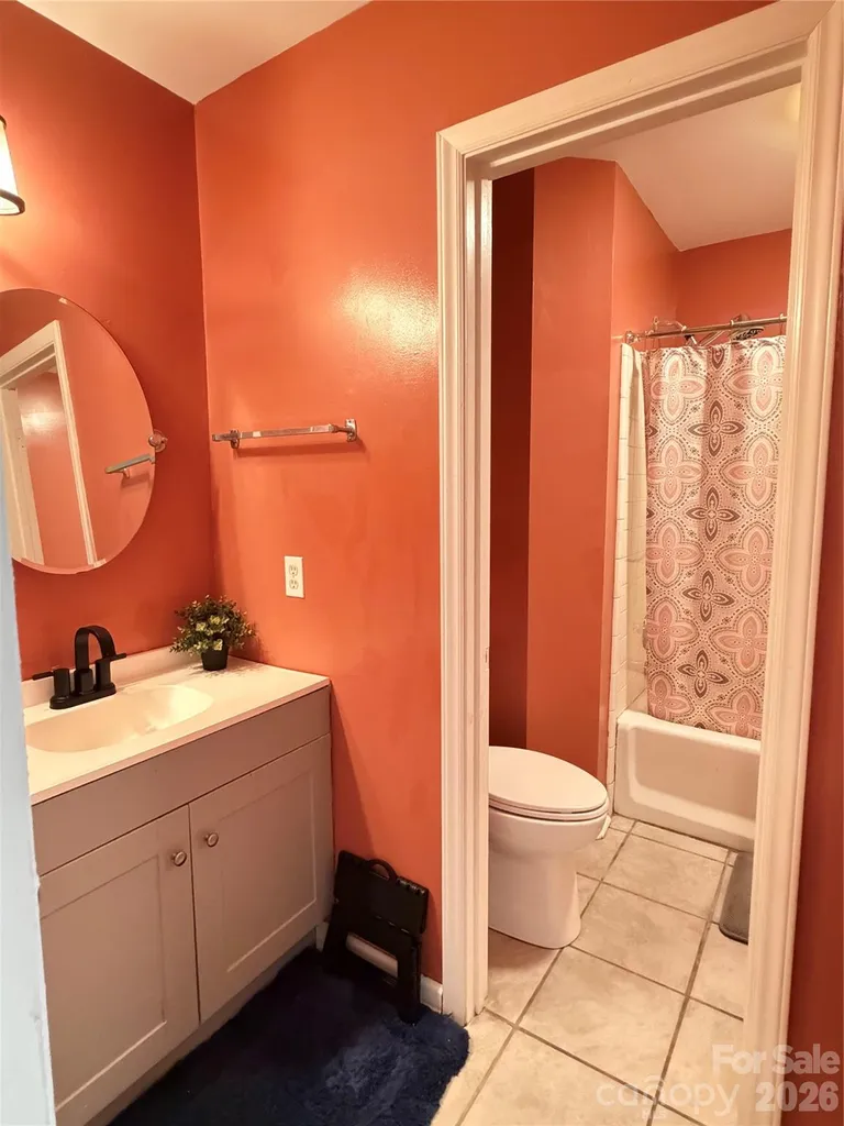 4015 Thistledown Court Charlotte NC 28269