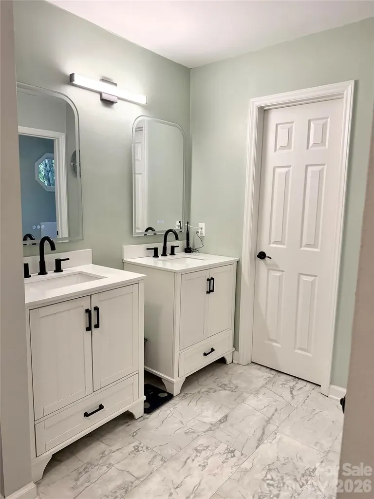 4015 Thistledown Court Charlotte NC 28269