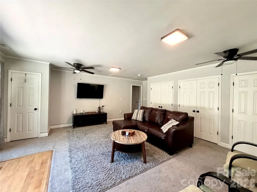 4015 Thistledown Court Charlotte NC 28269