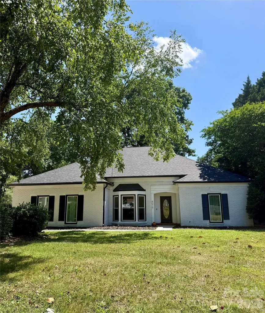 4015 Thistledown Court Charlotte NC 28269