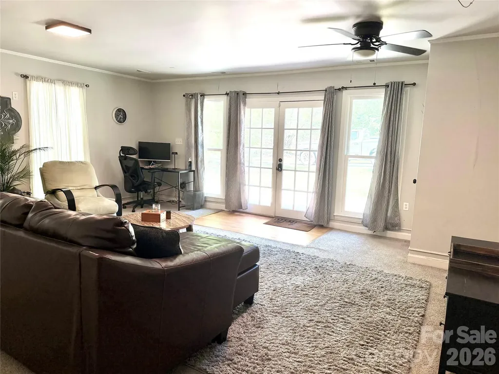 4015 Thistledown Court Charlotte NC 28269