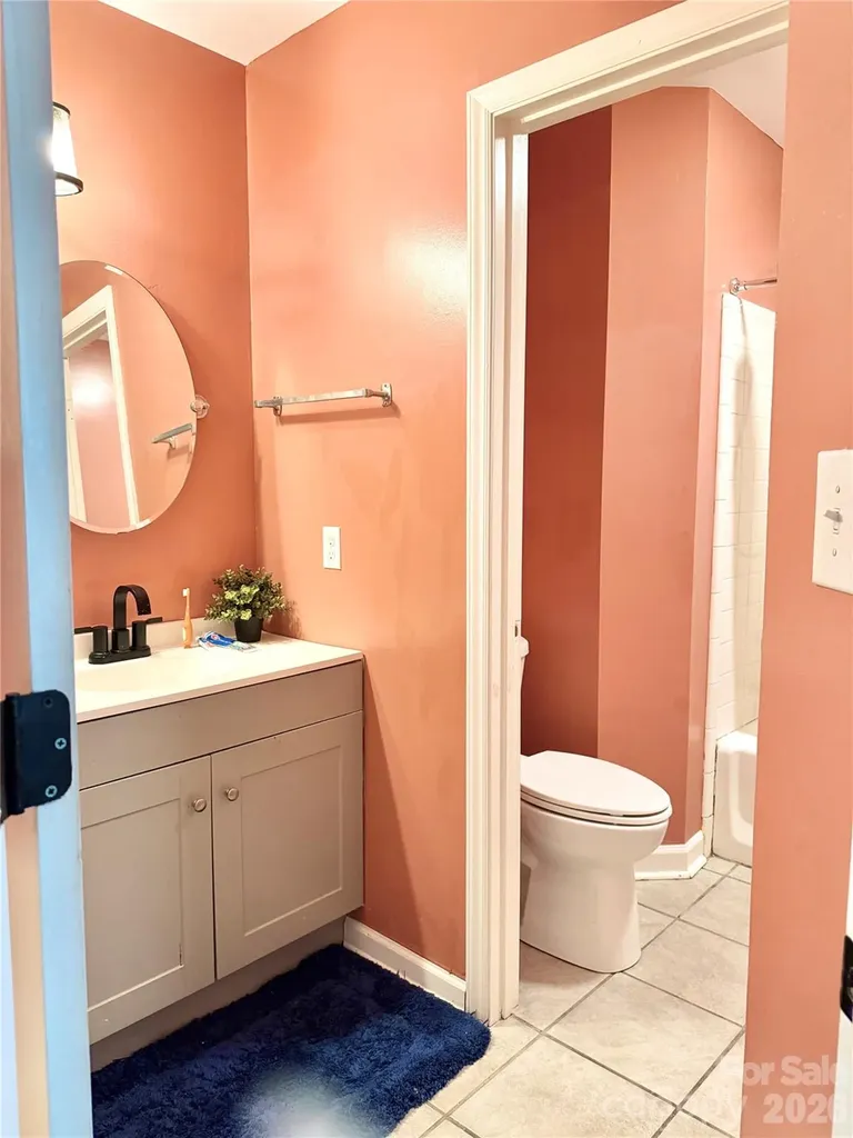 4015 Thistledown Court Charlotte NC 28269