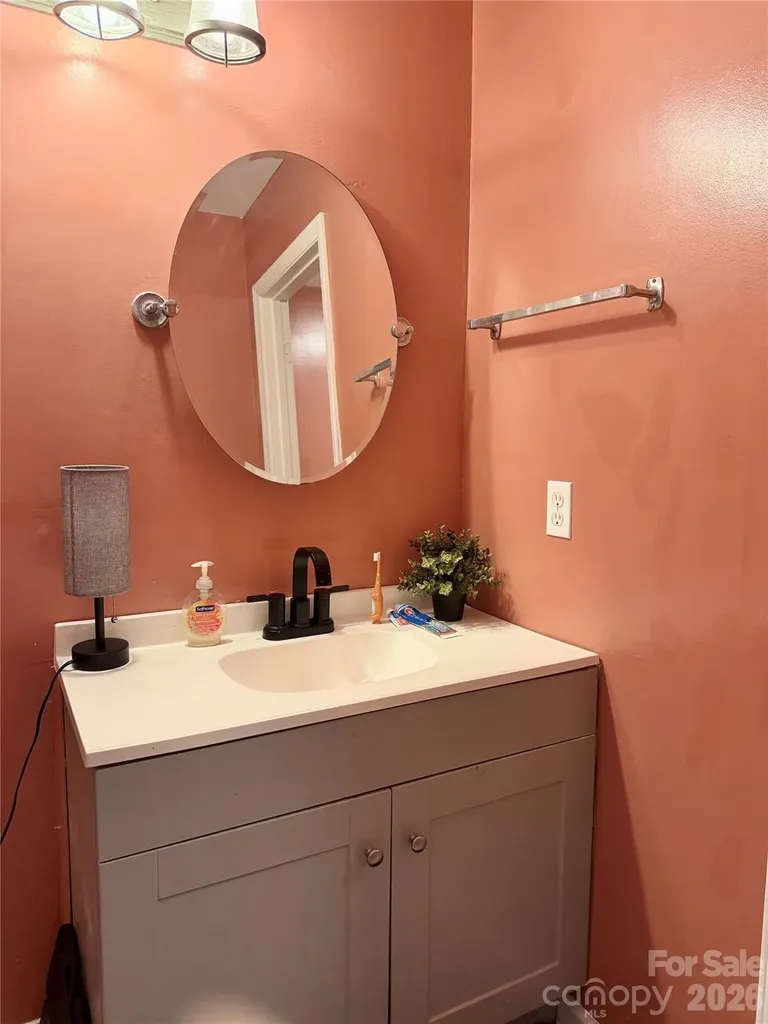 4015 Thistledown Court Charlotte NC 28269