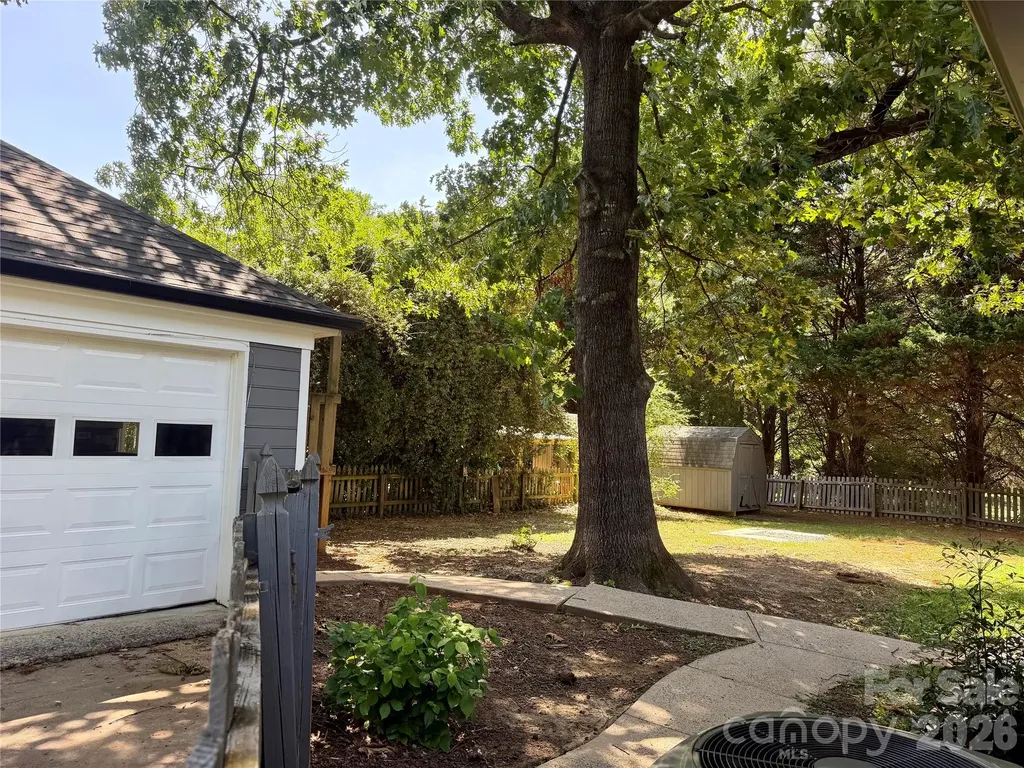 4015 Thistledown Court Charlotte NC 28269