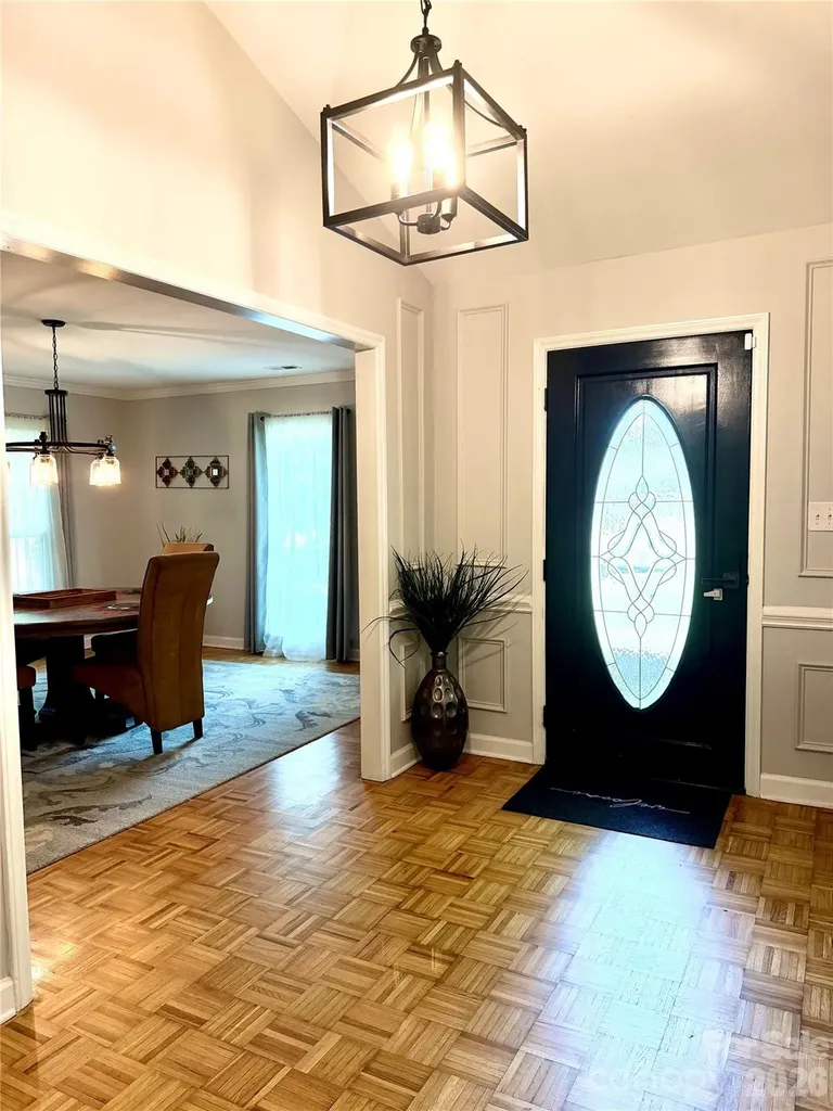 4015 Thistledown Court Charlotte NC 28269