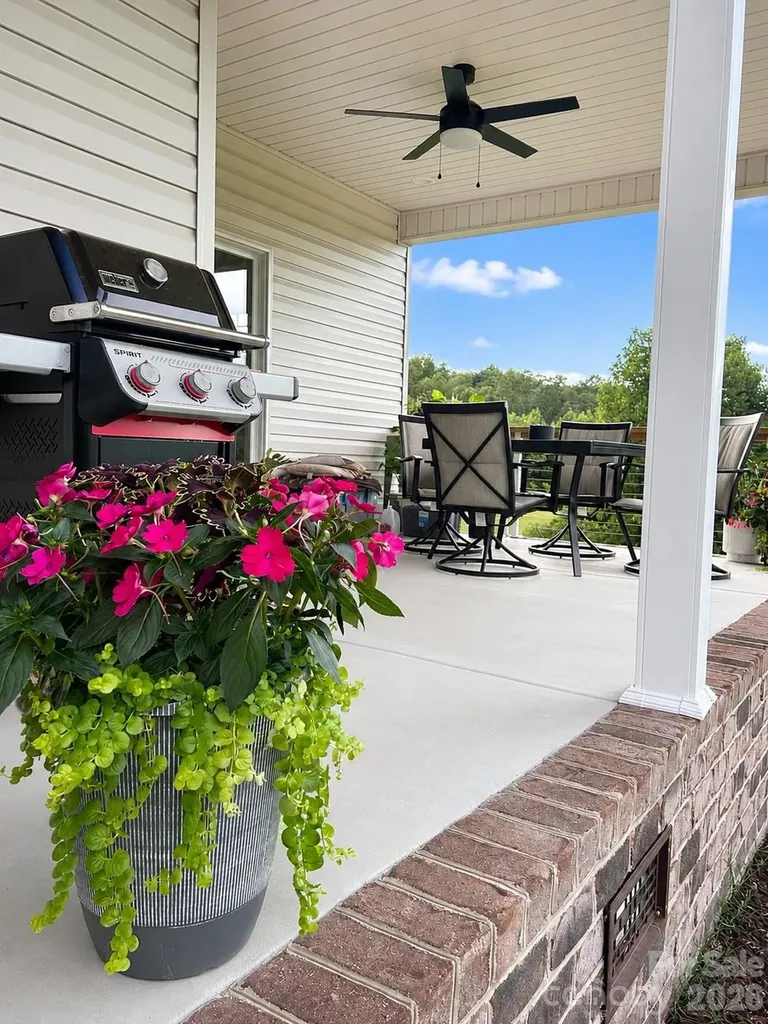 14 Daisy Lane Taylorsville NC 28681