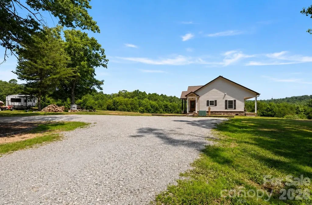 14 Daisy Lane Taylorsville NC 28681